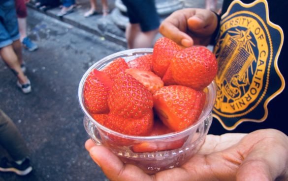 Eating Strawberries in La Boqueria
